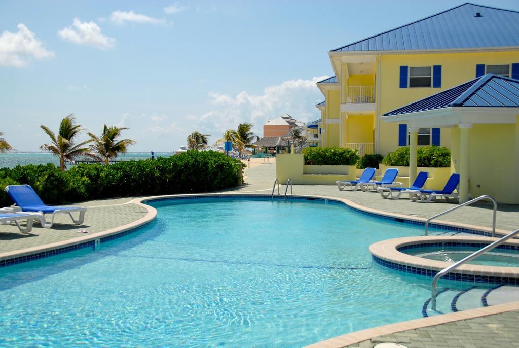 Castaways Cayman Beach Resort North Side Εξωτερικό φωτογραφία